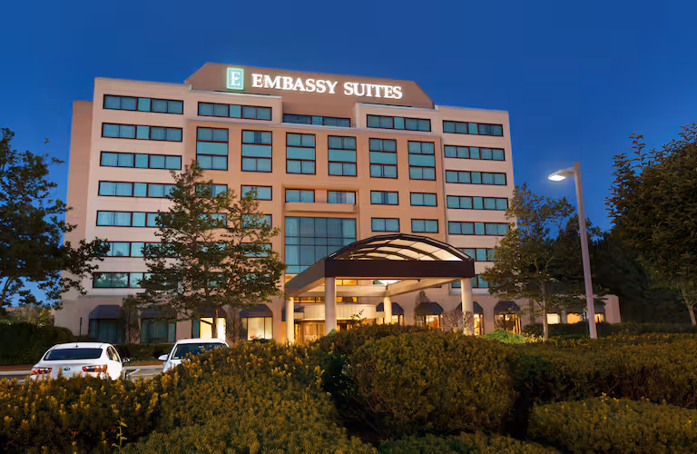 Embassy Suites by Hilton Boston Waltham exterior