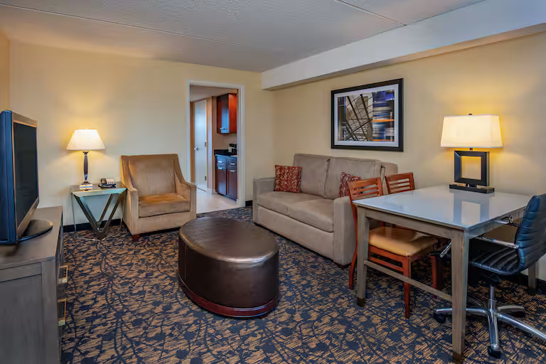 Suite parlor